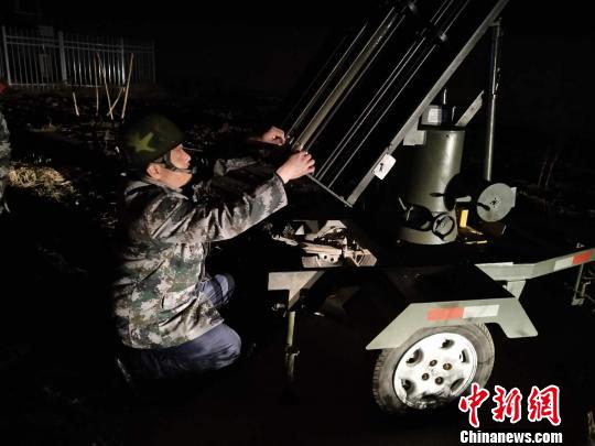 河北省邯鄲市抓住天氣有利條件積極開展人工增雨作業(yè)?！≮w志川 攝
